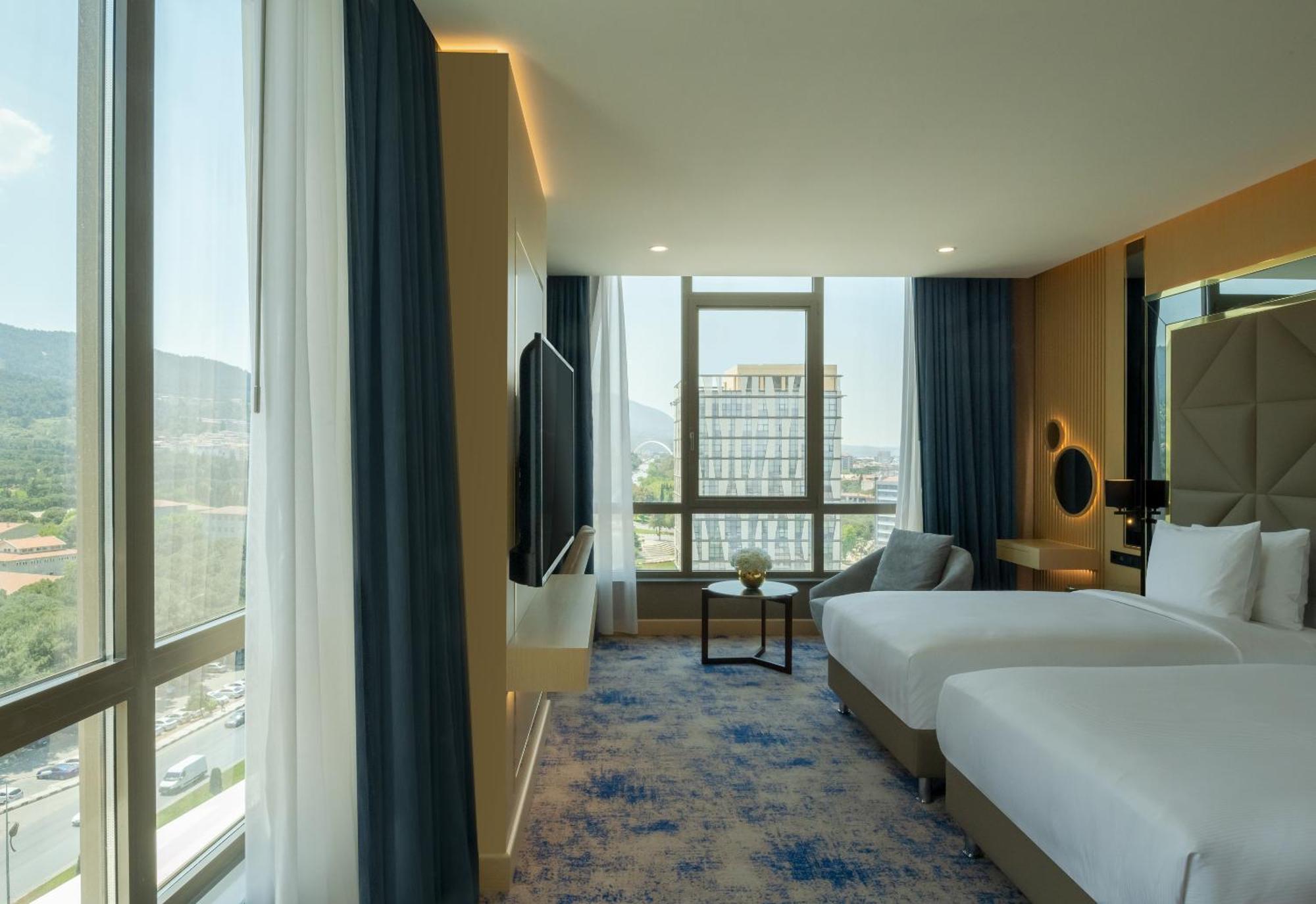 Hotel Doubletree By Hilton Manisa Extérieur photo