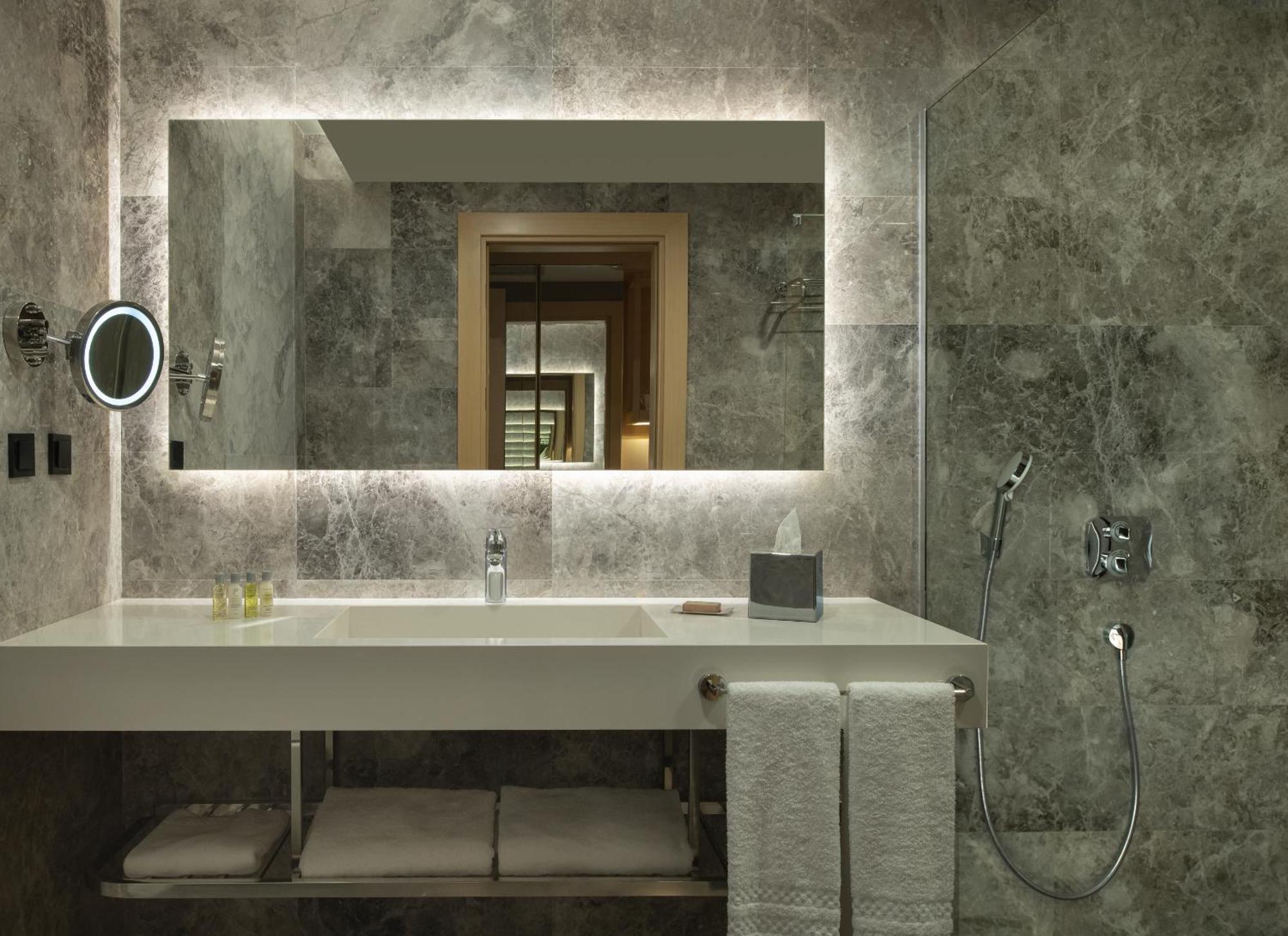 Hotel Doubletree By Hilton Manisa Extérieur photo
