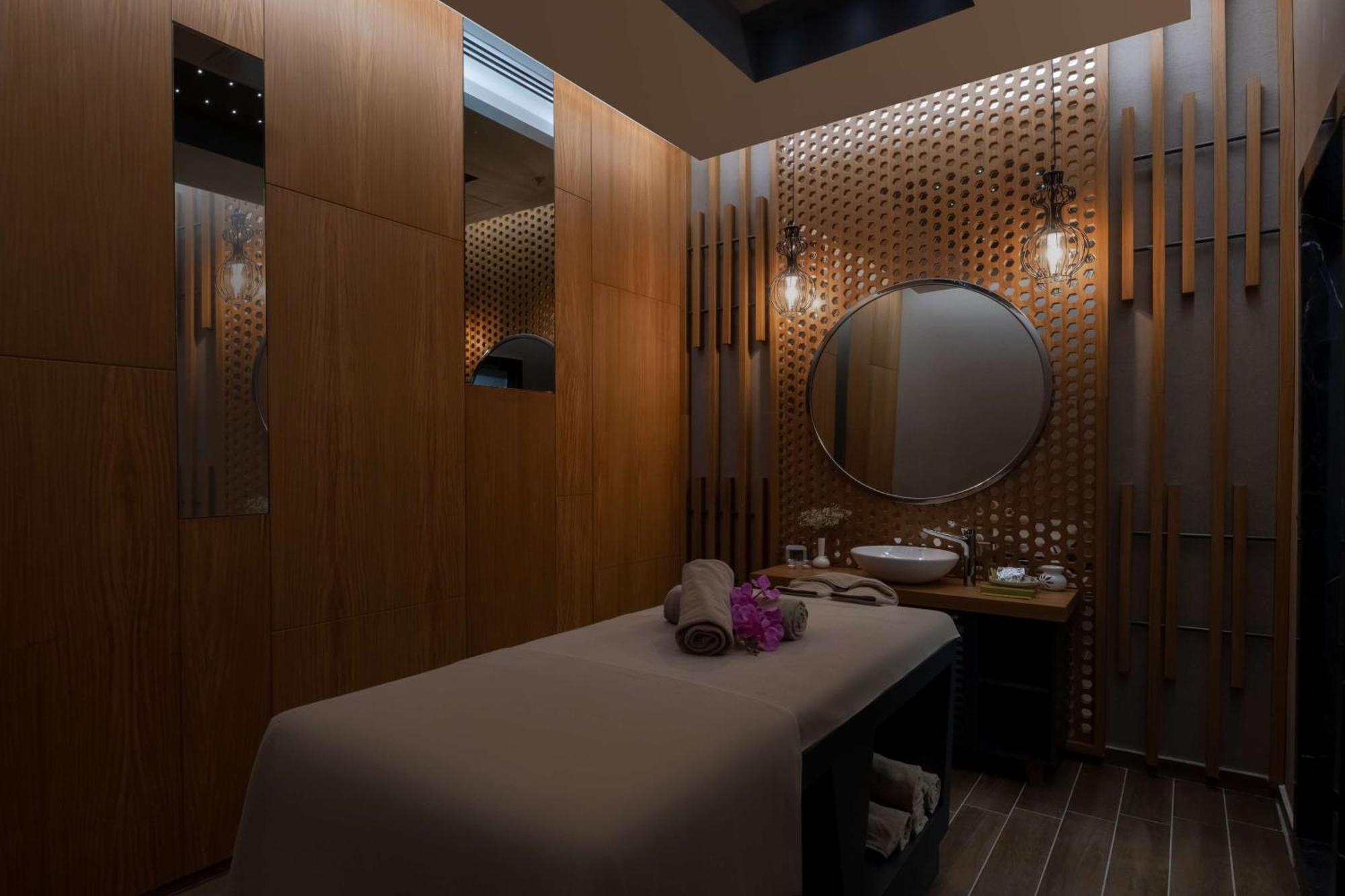 Hotel Doubletree By Hilton Manisa Extérieur photo