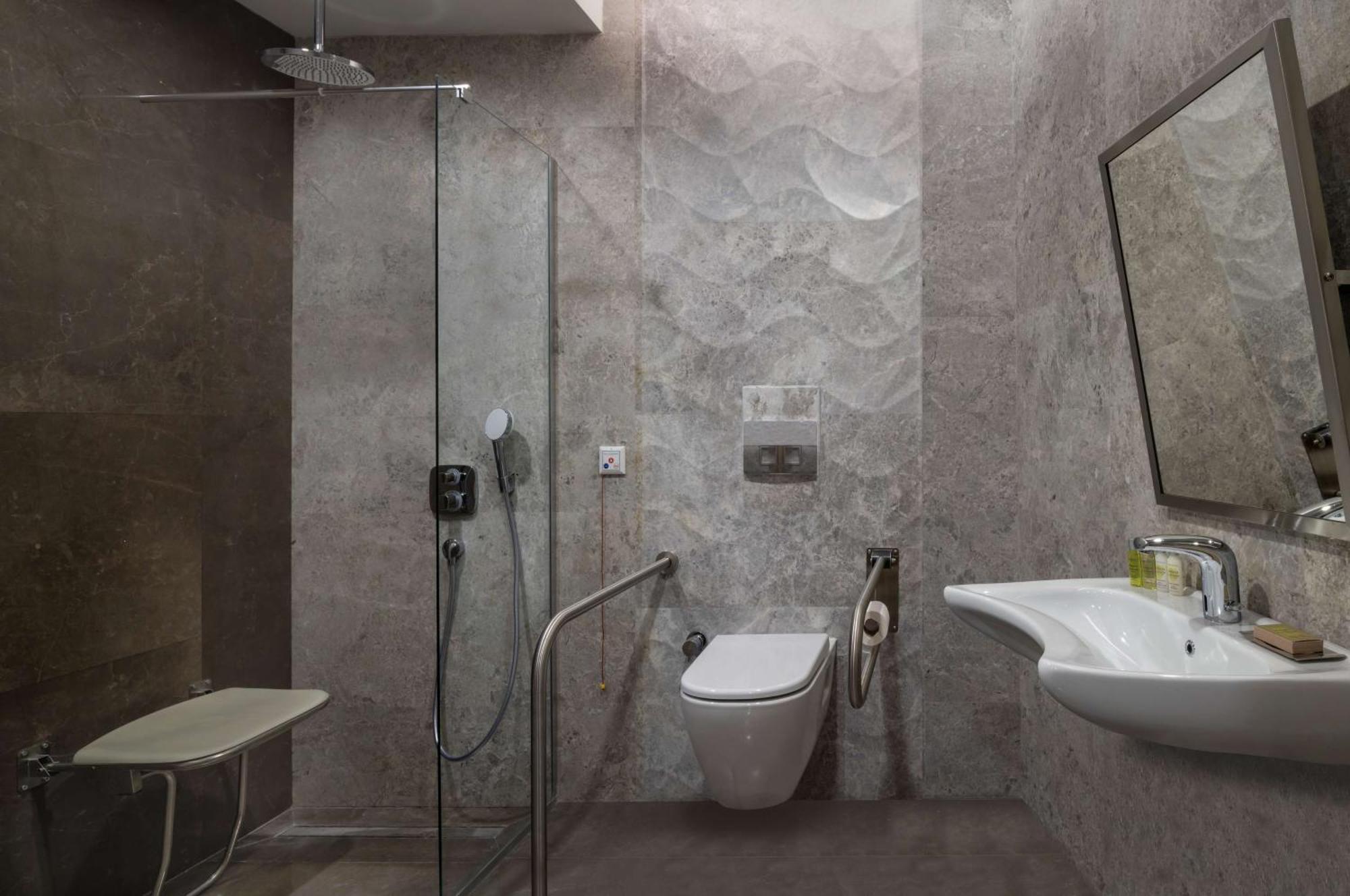 Hotel Doubletree By Hilton Manisa Extérieur photo