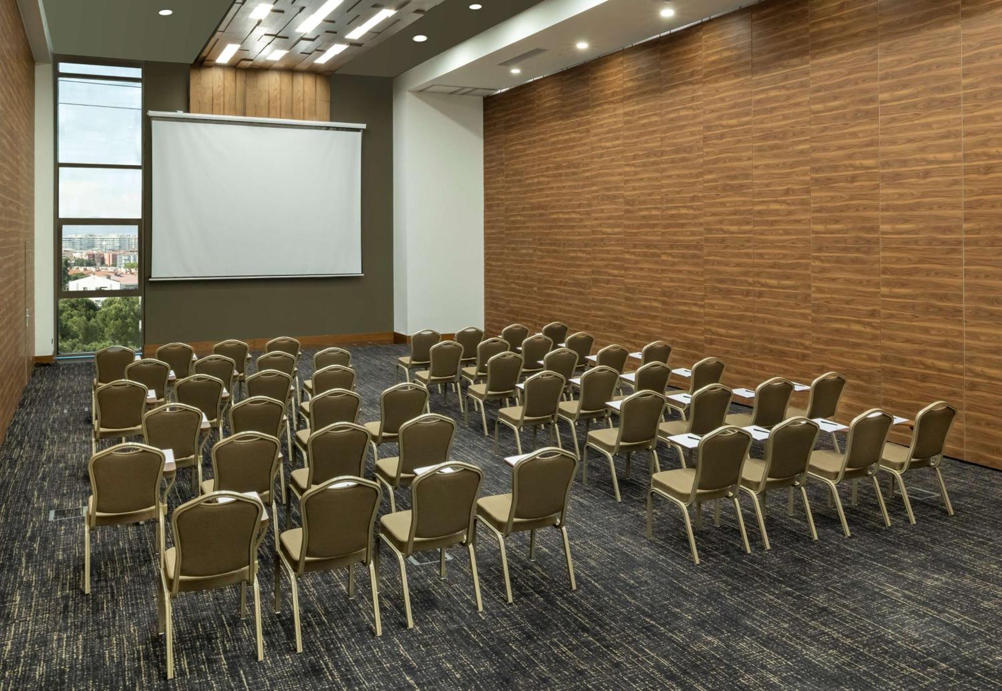 Hotel Doubletree By Hilton Manisa Extérieur photo
