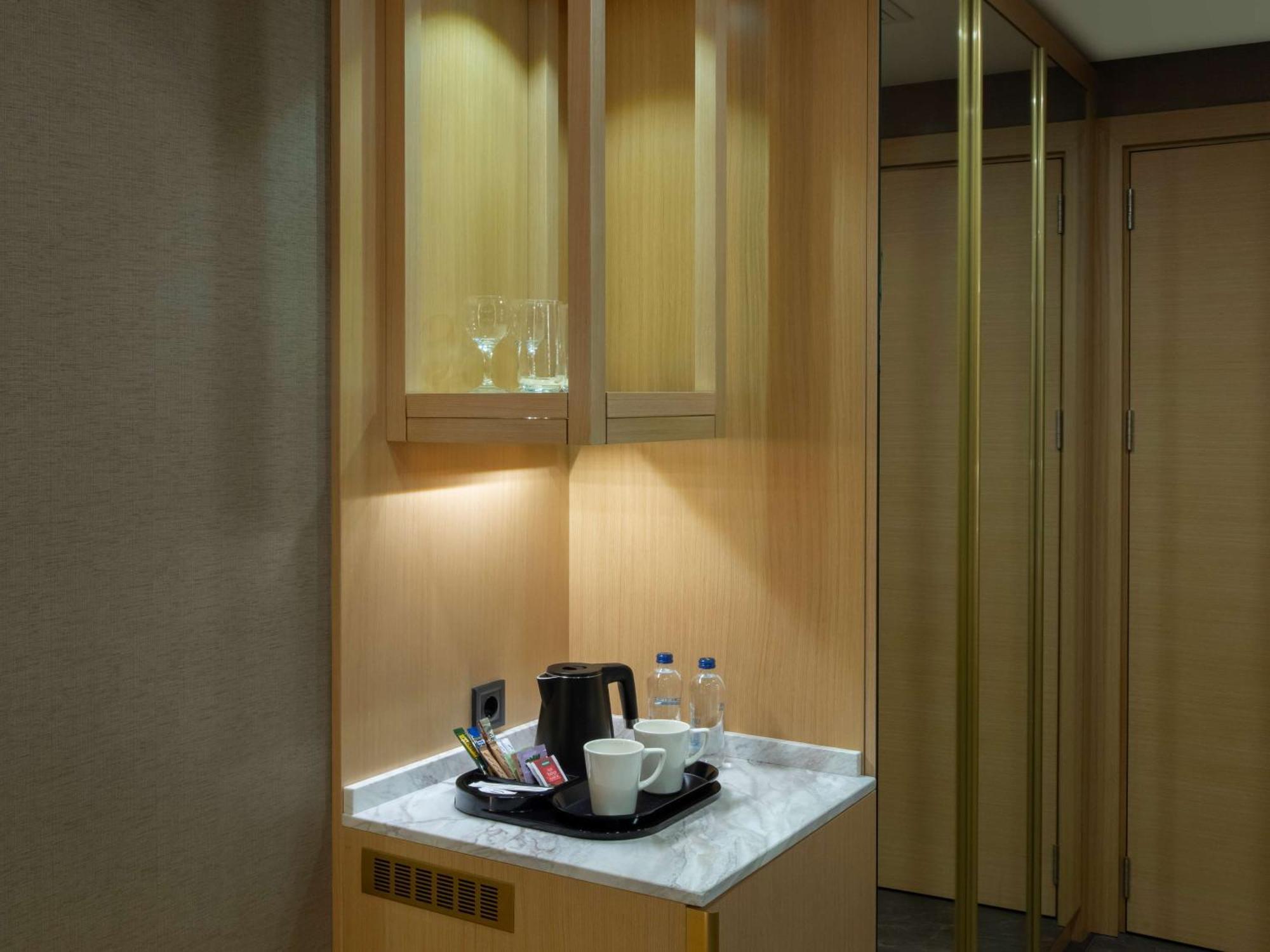 Hotel Doubletree By Hilton Manisa Extérieur photo