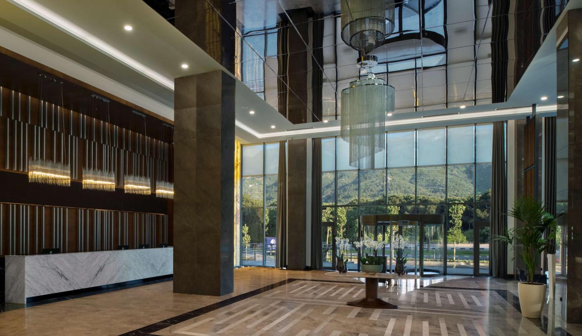 Hotel Doubletree By Hilton Manisa Extérieur photo