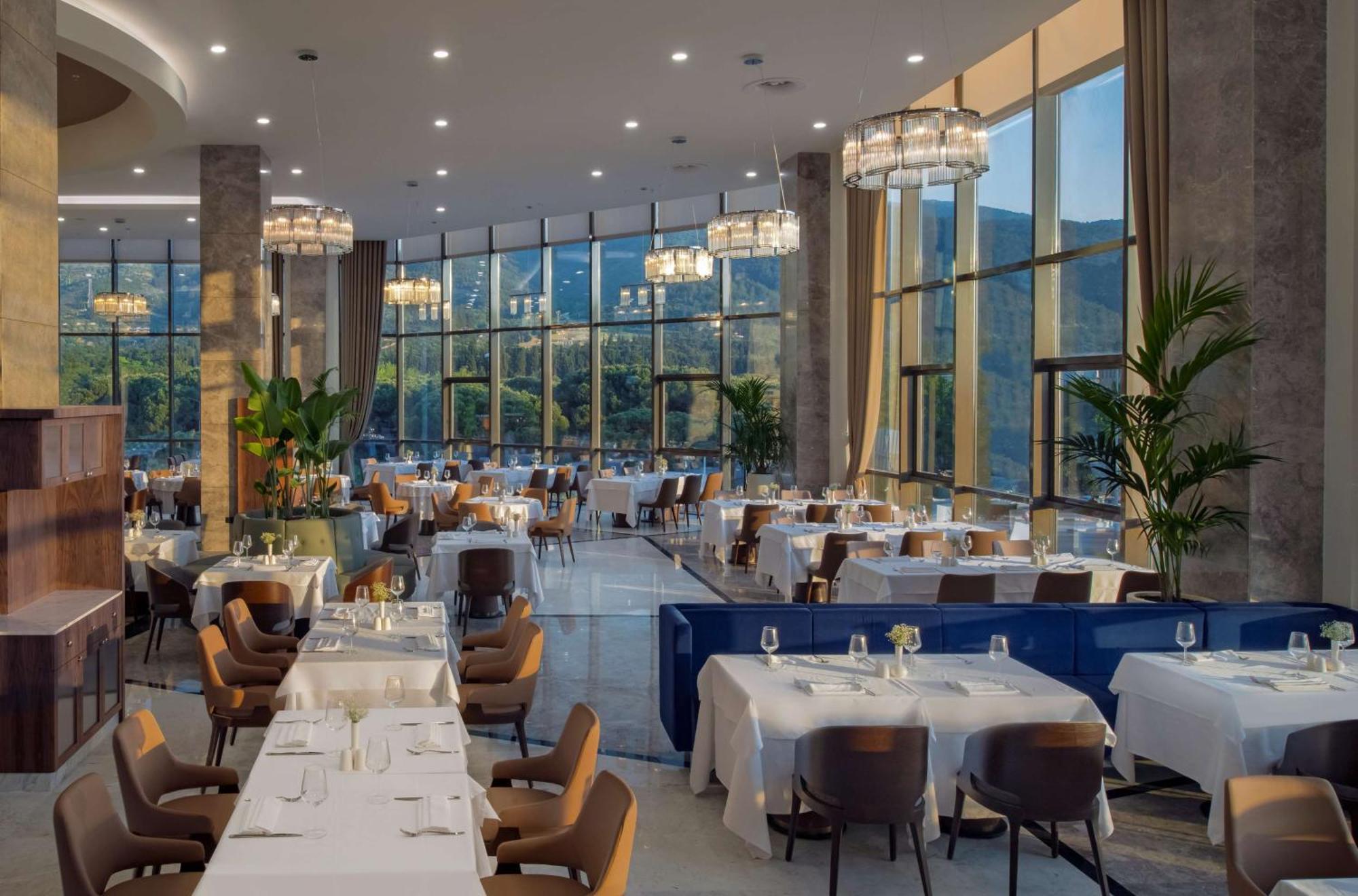 Hotel Doubletree By Hilton Manisa Extérieur photo