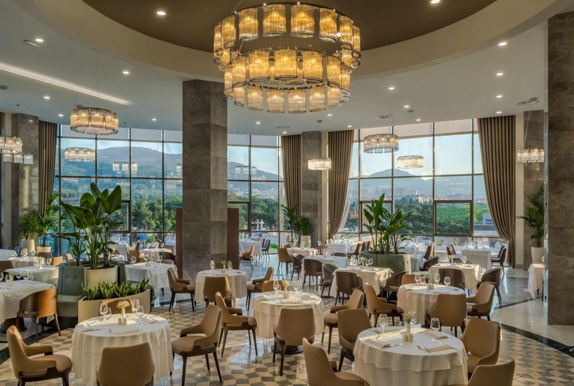Hotel Doubletree By Hilton Manisa Extérieur photo