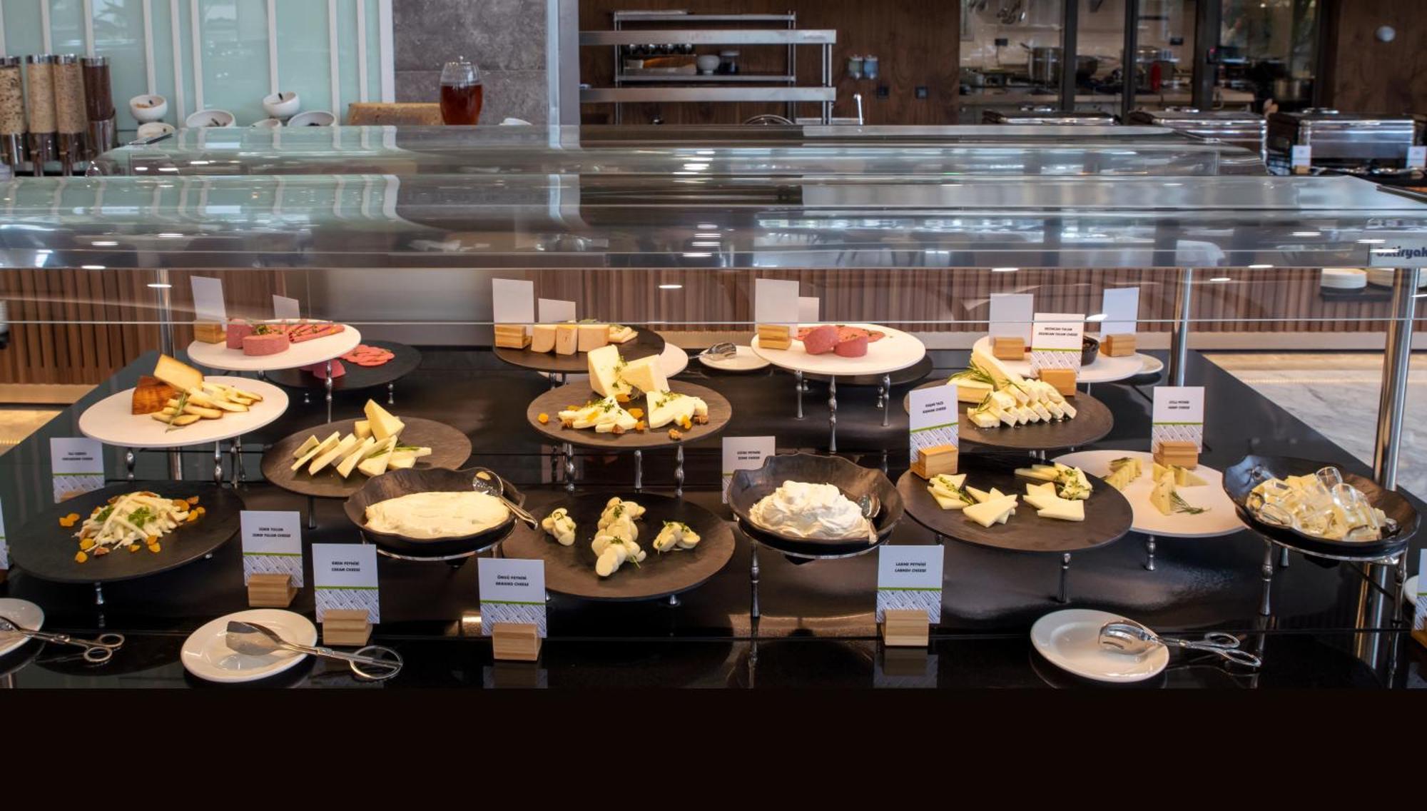Hotel Doubletree By Hilton Manisa Extérieur photo