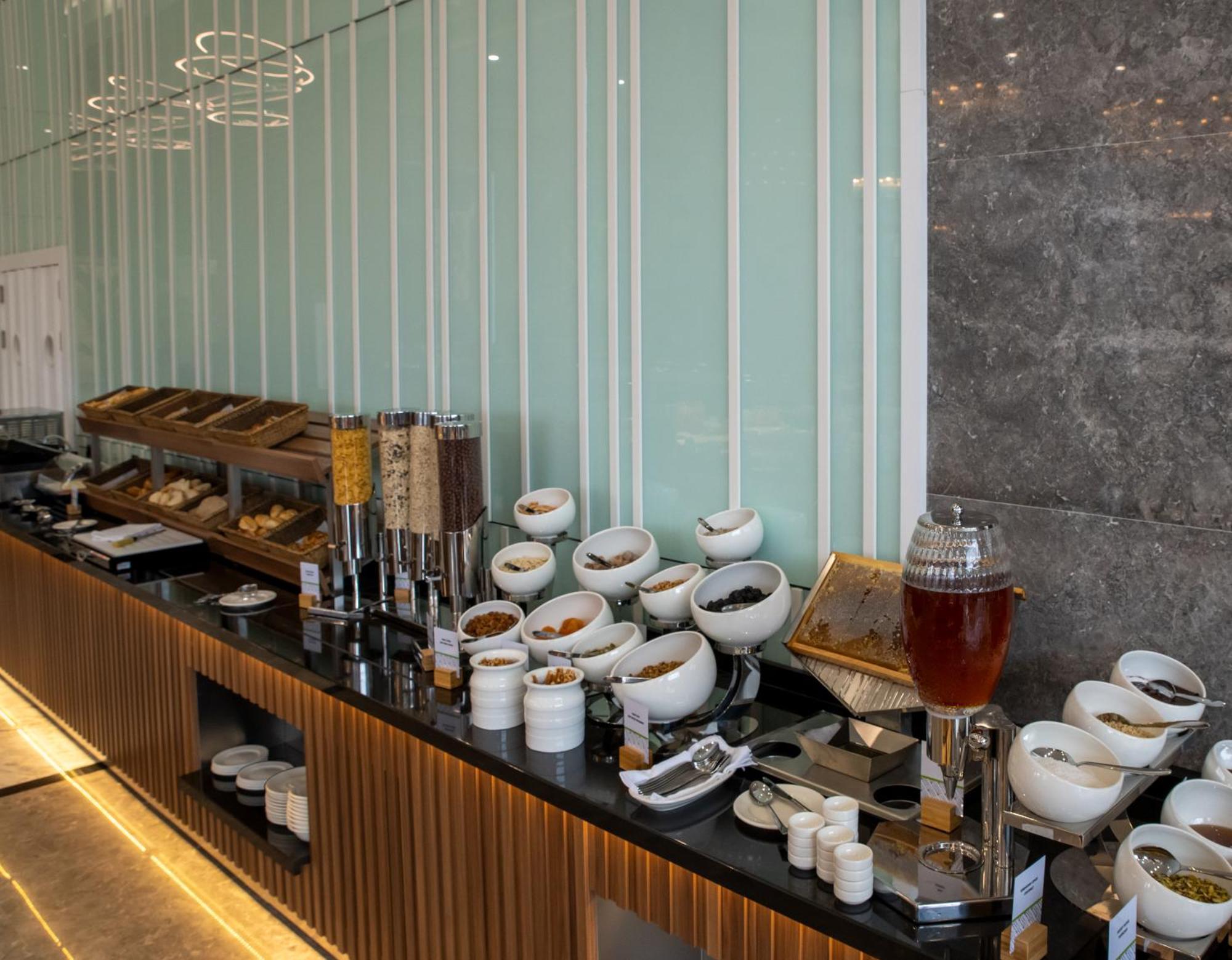 Hotel Doubletree By Hilton Manisa Extérieur photo